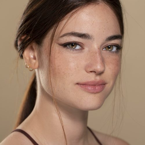 portrait-young-woman-with-natural-make-up